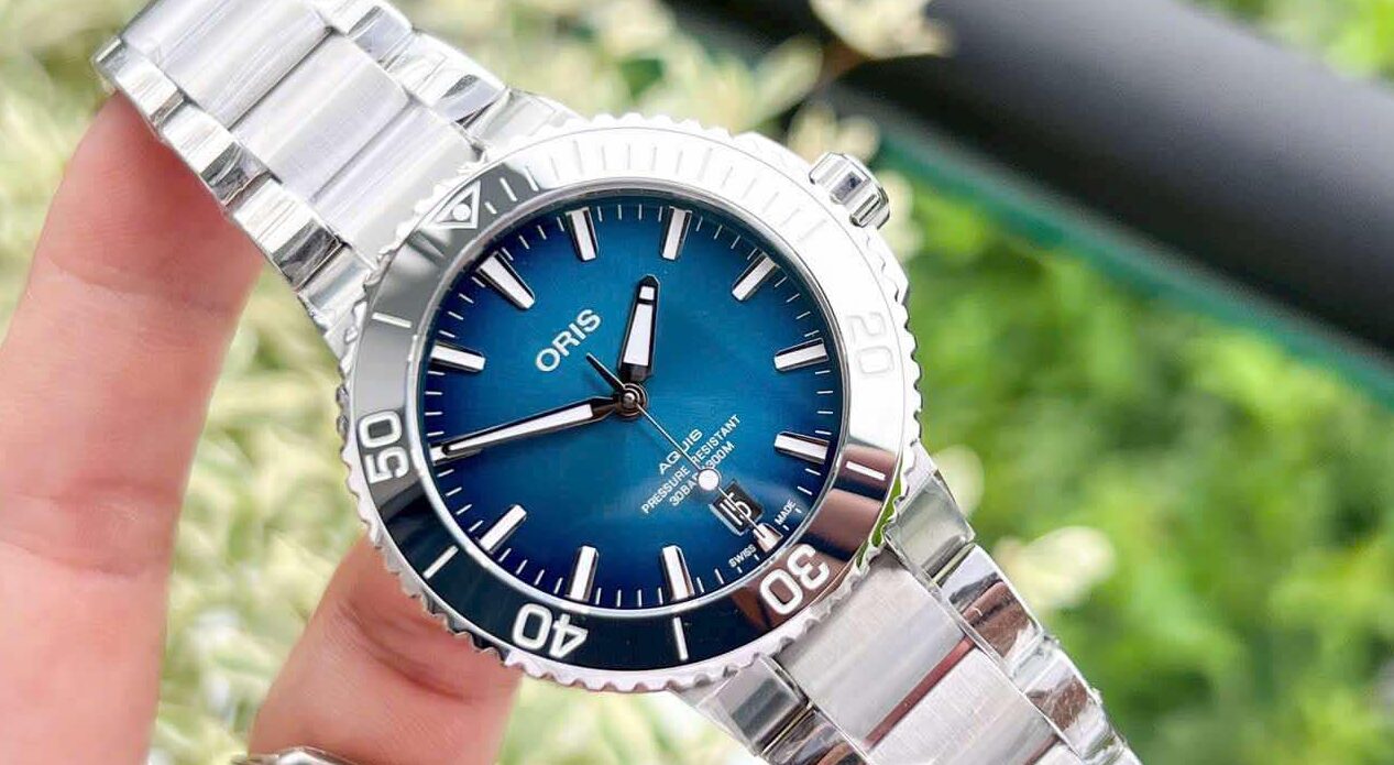 Oris 0173377324155-0782105PEB Là sự lựa chọn hàng đầu cho quý ông với mặt số sang trọng đẳng cấp , dail chải tia sunburd cao cấp xanh blue hiếm có 